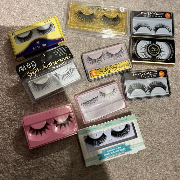Lot Of Eye Lashes BRAND NEW NEVER OPENED - Picture 2 of 2